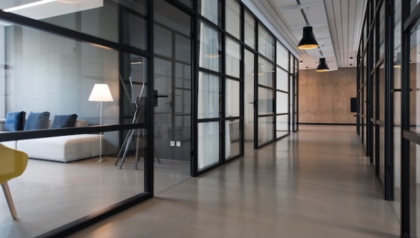 Sustainable Brilliance: How Clean-Cut Glass Improves the Environment