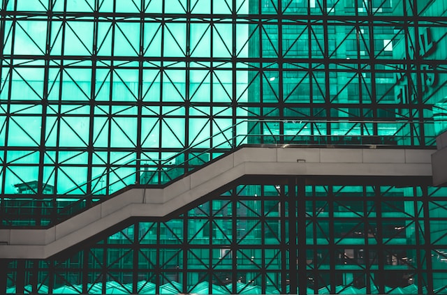Enlightening Retail Spaces: The Impact of Glass on Shopping Experiences